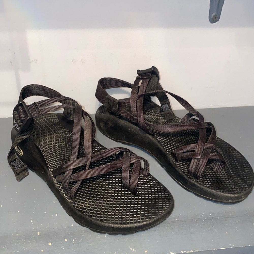 Women’s black double strap Chacos size 9